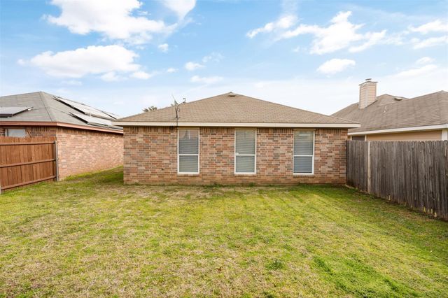 9212 Coral Lane, Fort Worth, TX 76140