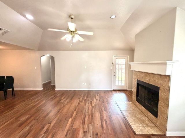 9212 Coral Lane, Fort Worth, TX 76140