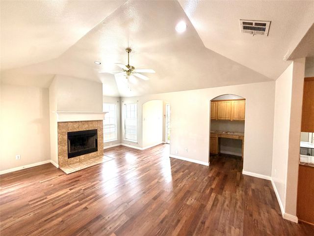 9212 Coral Lane, Fort Worth, TX 76140