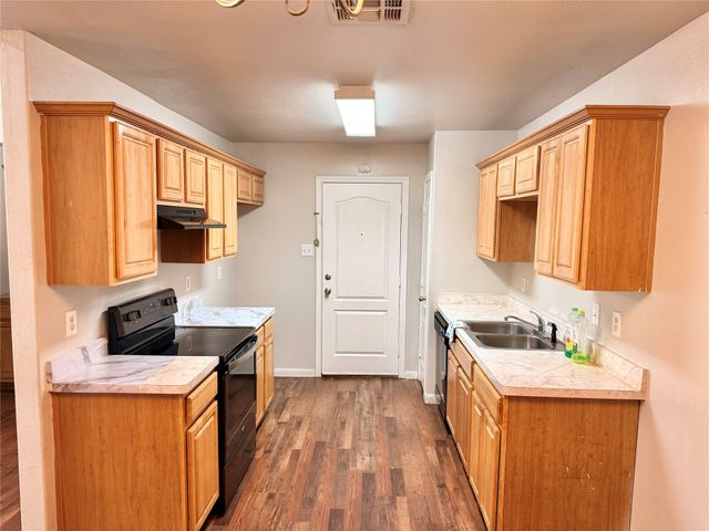 9212 Coral Lane, Fort Worth, TX 76140