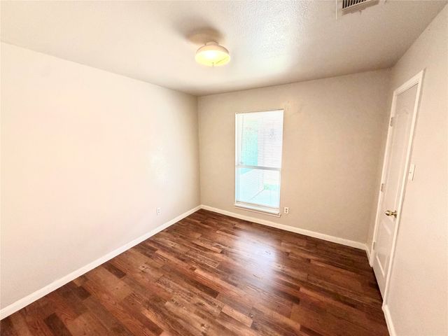 9212 Coral Lane, Fort Worth, TX 76140
