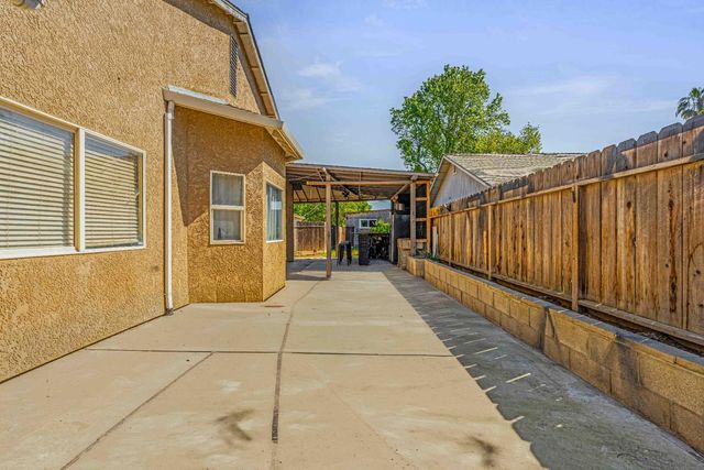 1628 Sungate Dr, Ceres, CA 95307