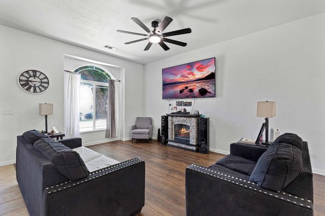 1628 Sungate Dr, Ceres, CA 95307