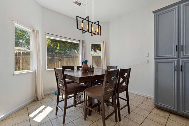 1628 Sungate Dr, Ceres, CA 95307