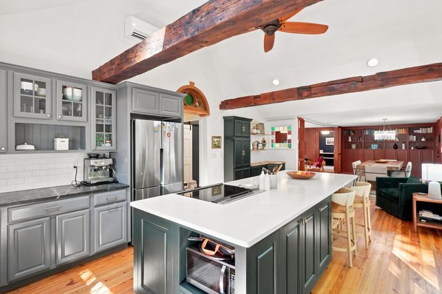 44 Beech Hill Road, Exeter, NH 03833