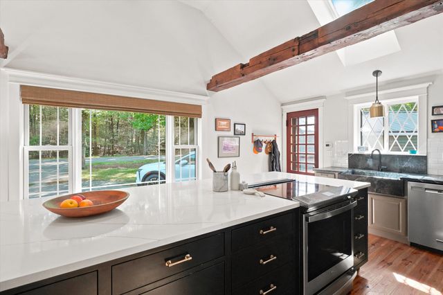44 Beech Hill Road, Exeter, NH 03833