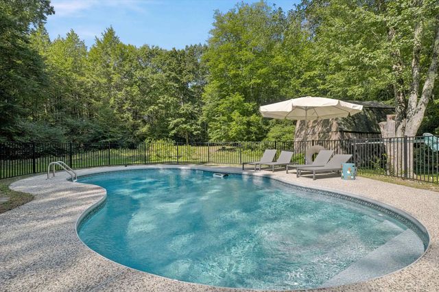 44 Beech Hill Road, Exeter, NH 03833