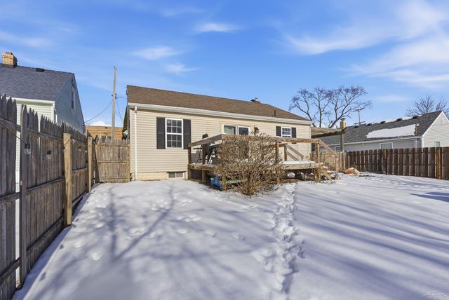 1606 Essex Street, Essexville, MI 48732
