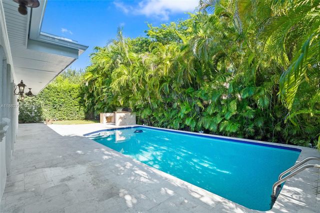 6841 SW 48th St, Miami, FL 33155