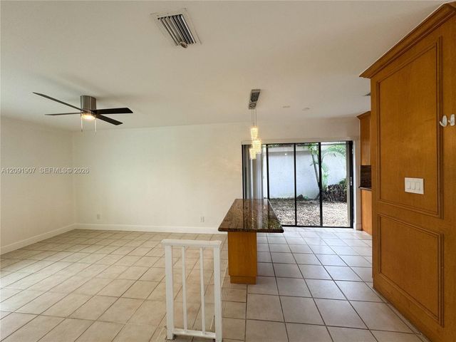 76 Ivy Road 76, Hollywood, FL 33021