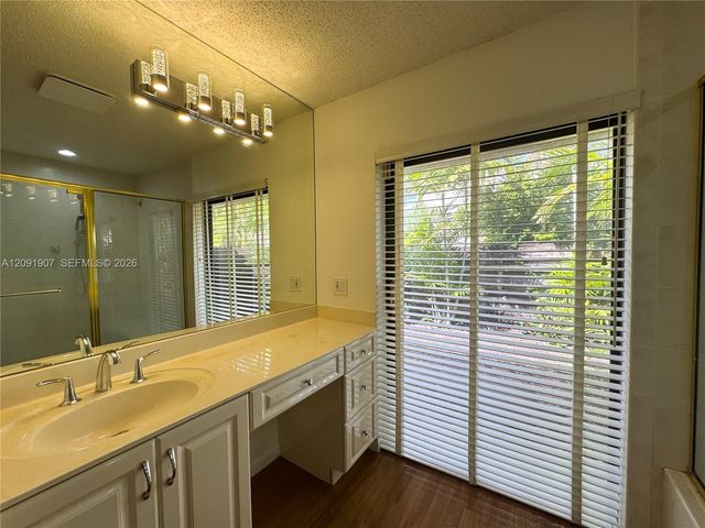 76 Ivy Road 76, Hollywood, FL 33021