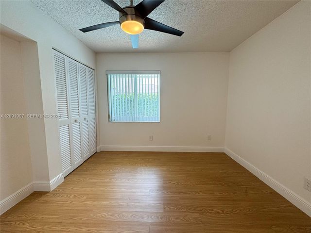 76 Ivy Road 76, Hollywood, FL 33021