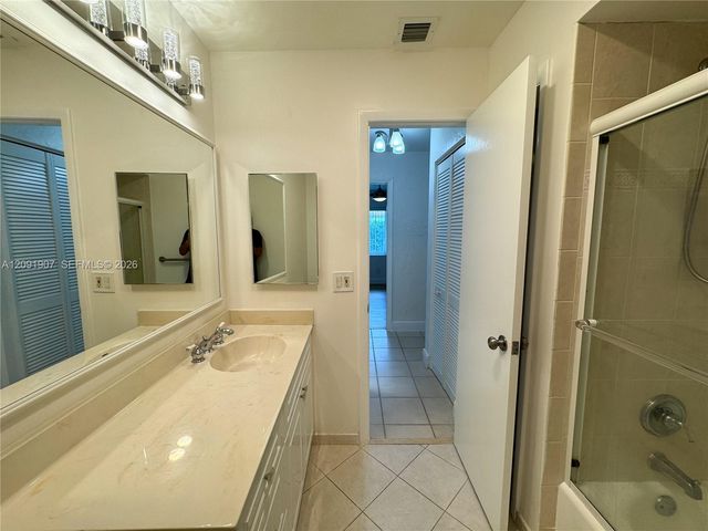 76 Ivy Road 76, Hollywood, FL 33021
