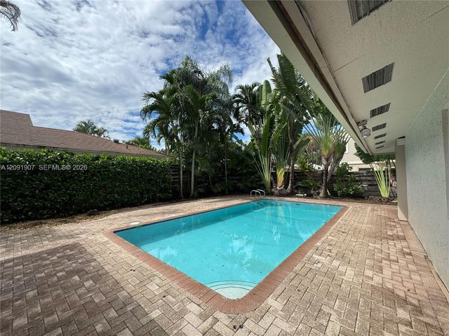 76 Ivy Road 76, Hollywood, FL 33021
