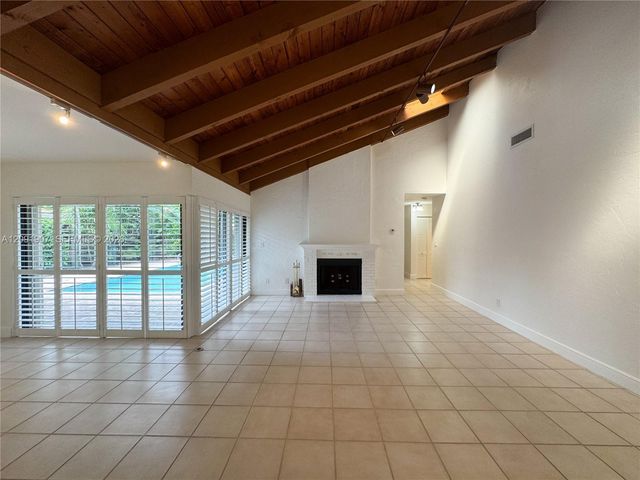 76 Ivy Road 76, Hollywood, FL 33021