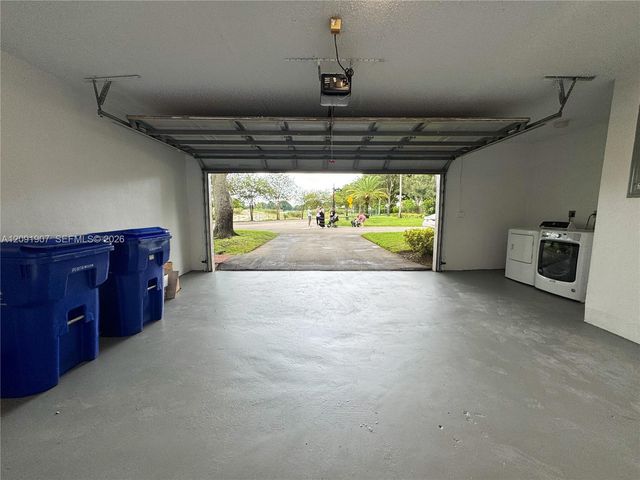 76 Ivy Road 76, Hollywood, FL 33021