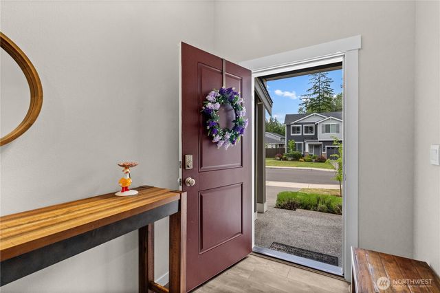 17512 Crossing Drive E, Puyallup, WA 98374
