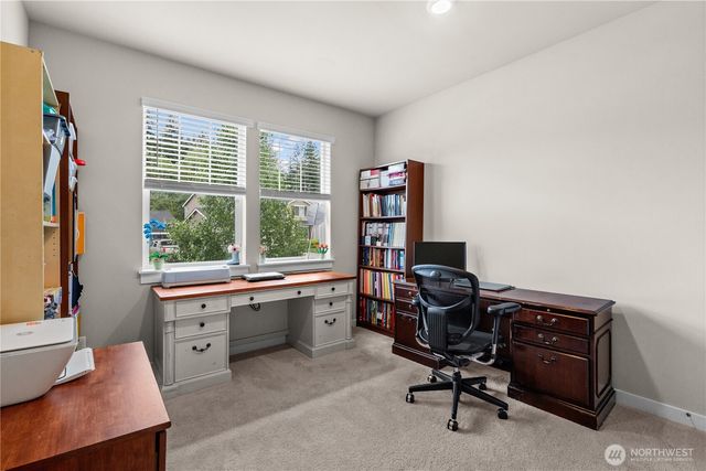 17512 Crossing Drive E, Puyallup, WA 98374