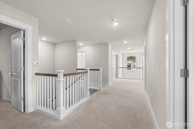 17512 Crossing Drive E, Puyallup, WA 98374