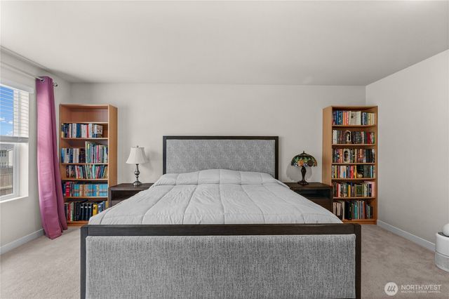 17512 Crossing Drive E, Puyallup, WA 98374
