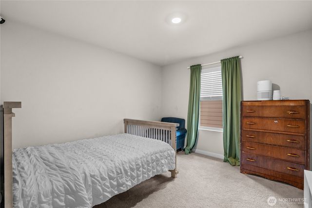 17512 Crossing Drive E, Puyallup, WA 98374
