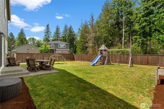 17512 Crossing Drive E, Puyallup, WA 98374