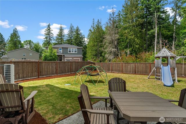 17512 Crossing Drive E, Puyallup, WA 98374