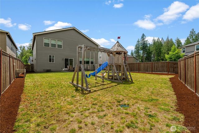 17512 Crossing Drive E, Puyallup, WA 98374