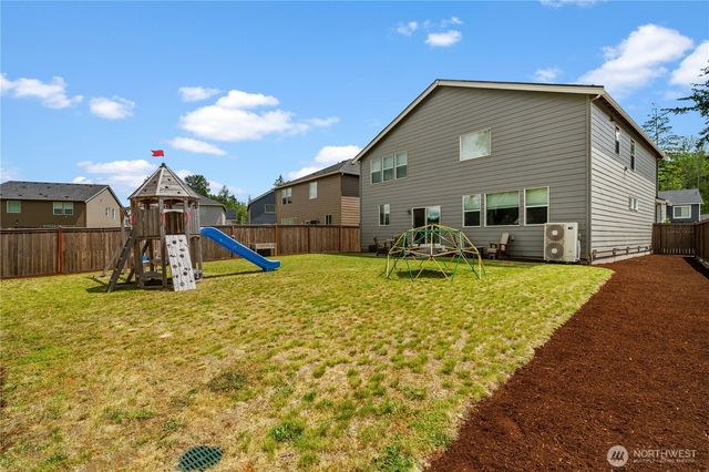 17512 Crossing Drive E, Puyallup, WA 98374