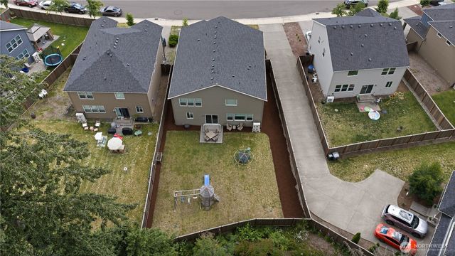 17512 Crossing Drive E, Puyallup, WA 98374