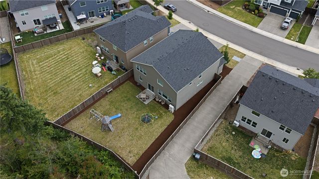 17512 Crossing Drive E, Puyallup, WA 98374