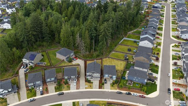 17512 Crossing Drive E, Puyallup, WA 98374