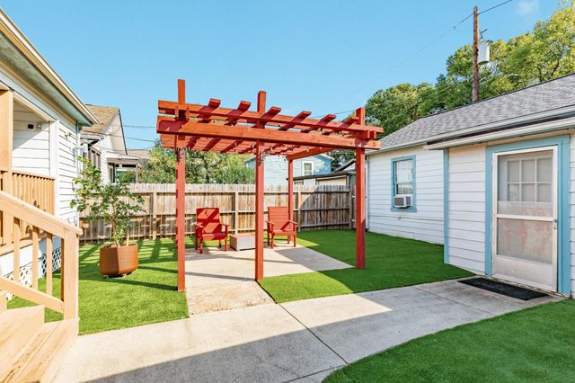 4719 Avenue R, Galveston, TX 77551