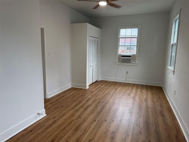 4719 Avenue R, Galveston, TX 77551