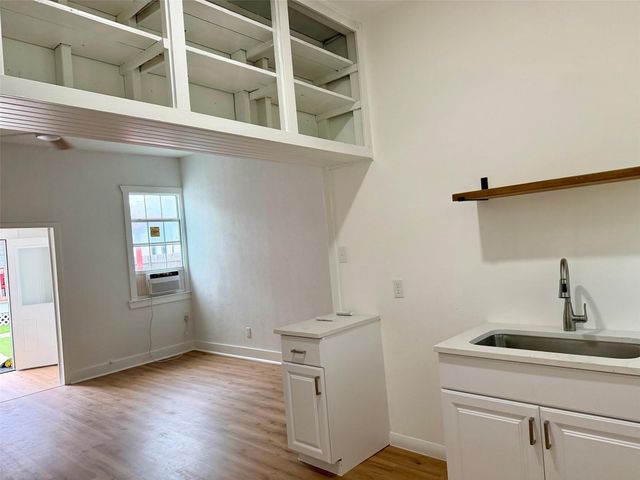 4719 Avenue R, Galveston, TX 77551