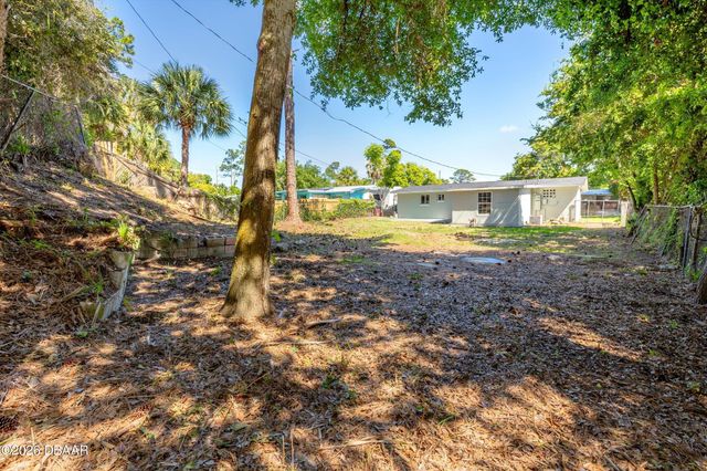 538 Brook Circle, South Daytona, FL 32119