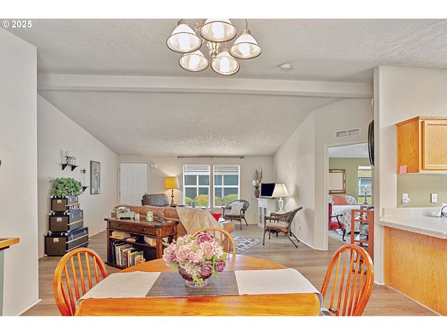 3700 BABCOCK Ln 123, Eugene, OR 97401