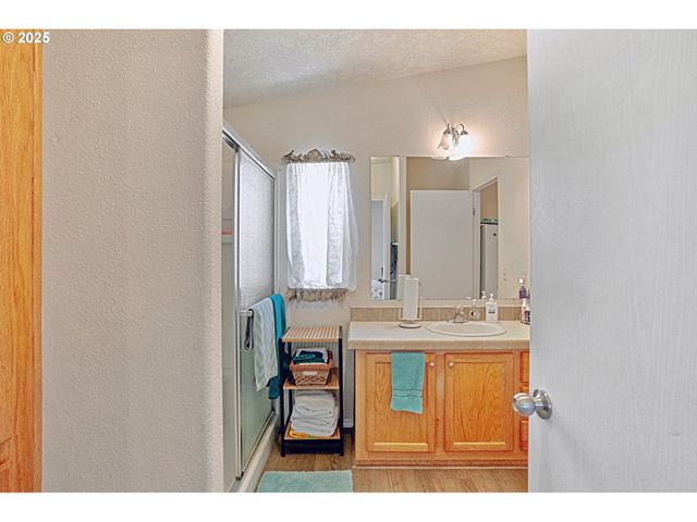 3700 BABCOCK Ln 123, Eugene, OR 97401