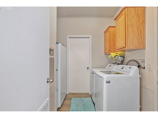 3700 BABCOCK Ln 123, Eugene, OR 97401