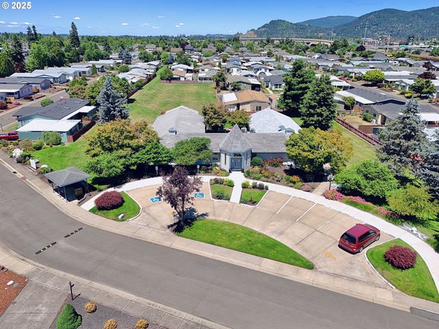 3700 BABCOCK Ln 123, Eugene, OR 97401