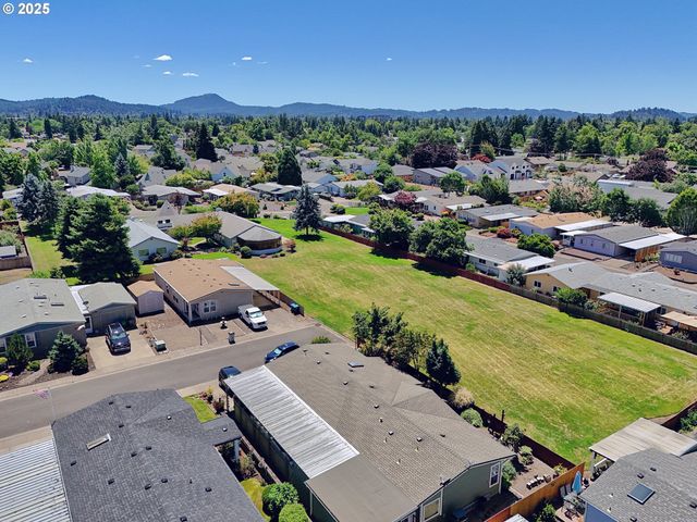 3700 BABCOCK Ln 123, Eugene, OR 97401