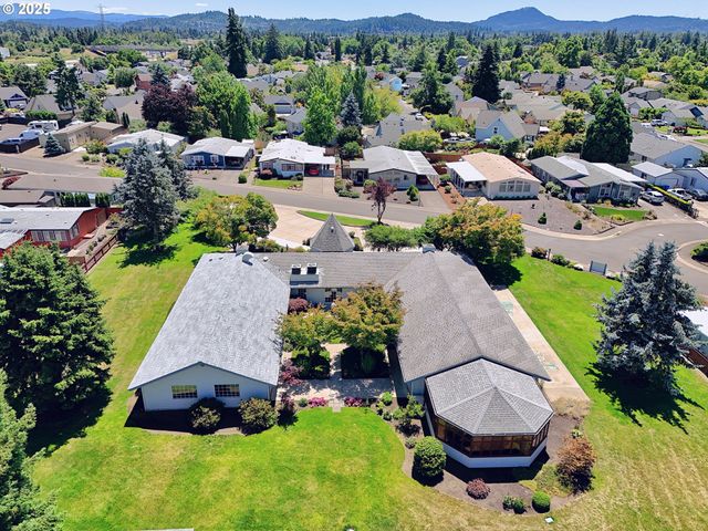 3700 BABCOCK Ln 123, Eugene, OR 97401