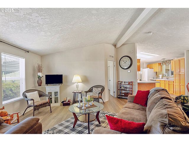 3700 BABCOCK Ln 123, Eugene, OR 97401