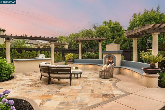 140 Angora Court, Danville, CA 94506