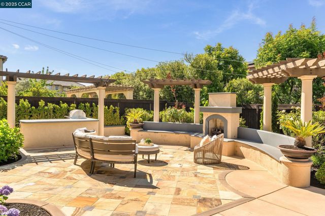140 Angora Court, Danville, CA 94506
