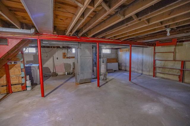 14 Janice Ave, Dracut, MA 01826