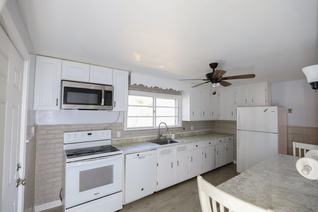 14 Janice Ave, Dracut, MA 01826
