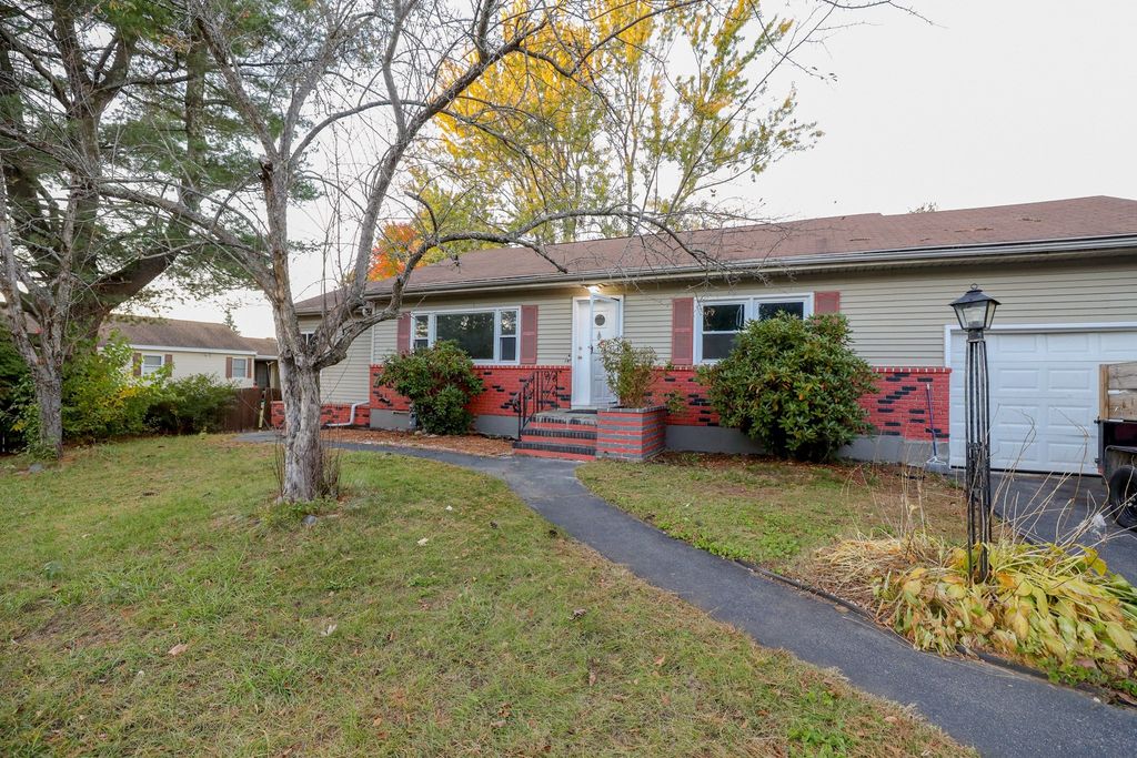 14 Janice Ave, Dracut, MA 01826
