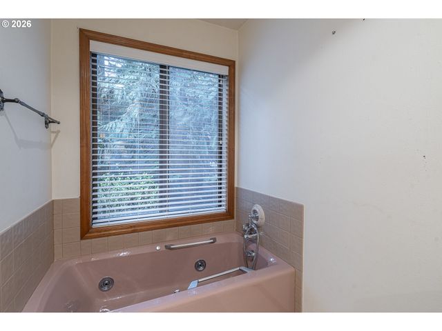4161 HEAVENS Way S, Salem, OR 97302