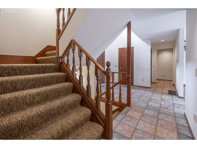 4161 HEAVENS Way S, Salem, OR 97302
